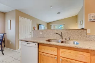 Photo #6: 2451907 Listing 