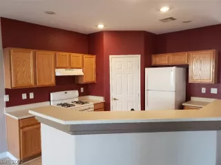 Photo #6: 2451908 Listing 