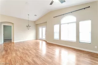 Photo #2: 2451930 Listing