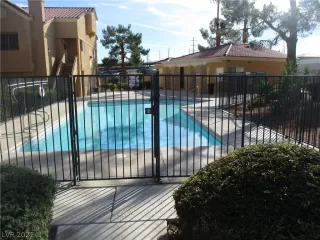 Photo #3: 2451939 Listing 