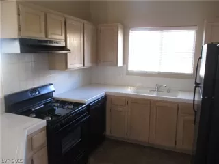 Photo #4: 2451939 Listing 