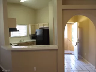Photo #5: 2451939 Listing 