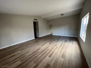 Photo #2: 2451951 Listing 