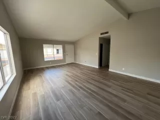 Photo #3: 2451951 Listing 