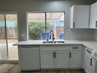 Photo #6: 2451951 Listing 