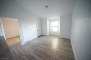 Photo #5: 2451959 Listing 