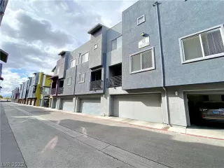 Photo #1: 2451963 Listing 