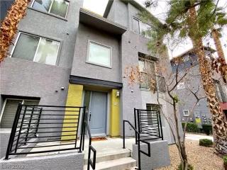 Photo #4: 2451963 Listing 