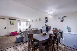 Photo #6: 2451970 Listing 