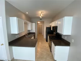 Photo #2: 2451986 Listing 