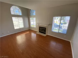 Photo #3: 2451986 Listing 