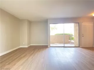 Photo #2: 2451990 Listing