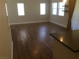 Photo #5: 2451991 Listing 