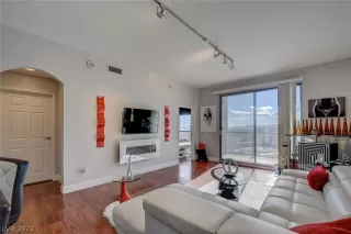 Photo #1: 2451993 Listing