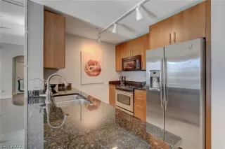 Photo #6: 2451993 Listing