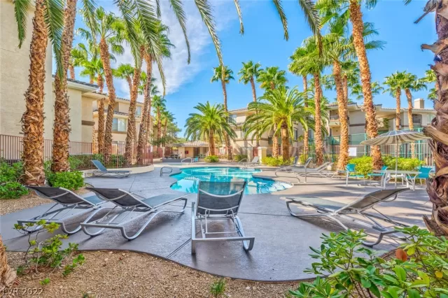 MLS: 2452027 Condo For Sale