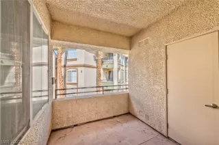 Photo #2: 2452027 Listing