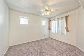 Photo #5: 2452027 Listing