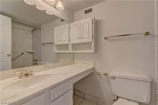 Photo #4: 2452030 Listing 