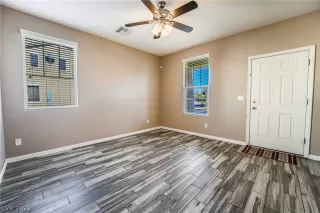 Photo #3: 2452049 Listing