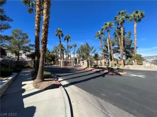 Photo #2: 2452056 Listing 