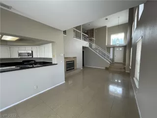 Photo #5: 2452071 Listing 