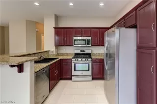 Photo #4: 2452087 Listing 