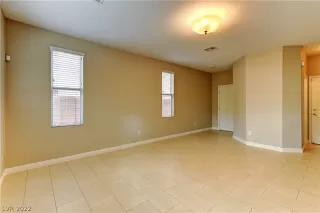 Photo #5: 2452087 Listing 