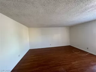 Photo #2: 2452113 Listing 