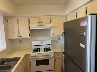 Photo #3: 2452113 Listing 