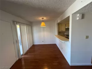 Photo #4: 2452113 Listing 