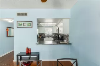 Photo #5: 2452125 Listing 