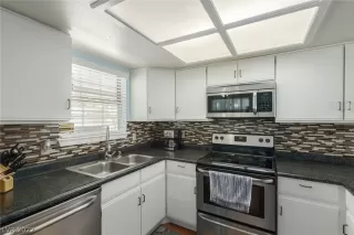 Photo #6: 2452125 Listing 