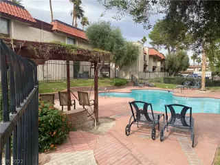 Photo #3: 2452158 Listing 