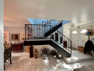 Photo #5: 2452159 Listing