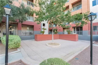 Photo #3: 2452187 Listing 