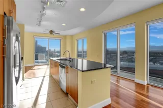 Photo #5: 2452196 Listing 