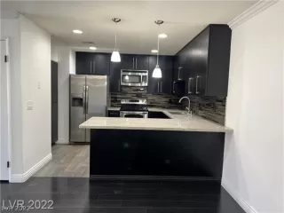 Photo #1: 2452251 Listing 