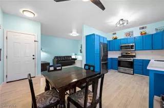 Photo #4: 2452255 Listing