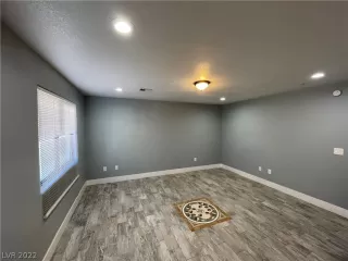 Photo #5: 2452257 Listing 