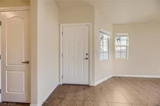 Photo #3: 2452269 Listing