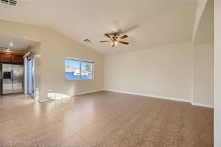 Photo #5: 2452269 Listing