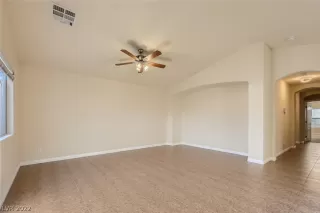 Photo #6: 2452269 Listing