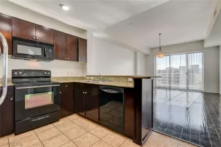Photo #3: 2452305 Listing 