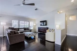 Photo #1: 2452309 Listing