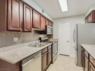 Photo #4: 2452331 Listing 