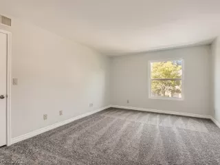 Photo #6: 2452331 Listing 