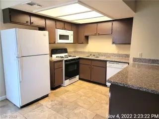 Photo #5: 2452334 Listing 