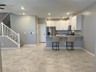 Photo #2: 2452335 Listing 