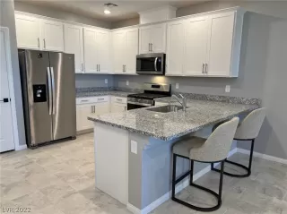 Photo #3: 2452335 Listing 